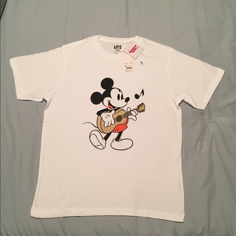 Men’s Uniqlo Sounds of Disney Graphic T (NWT)